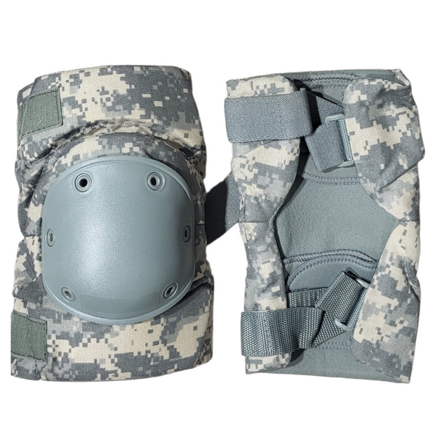 Green and tan camouflage set of kneepads