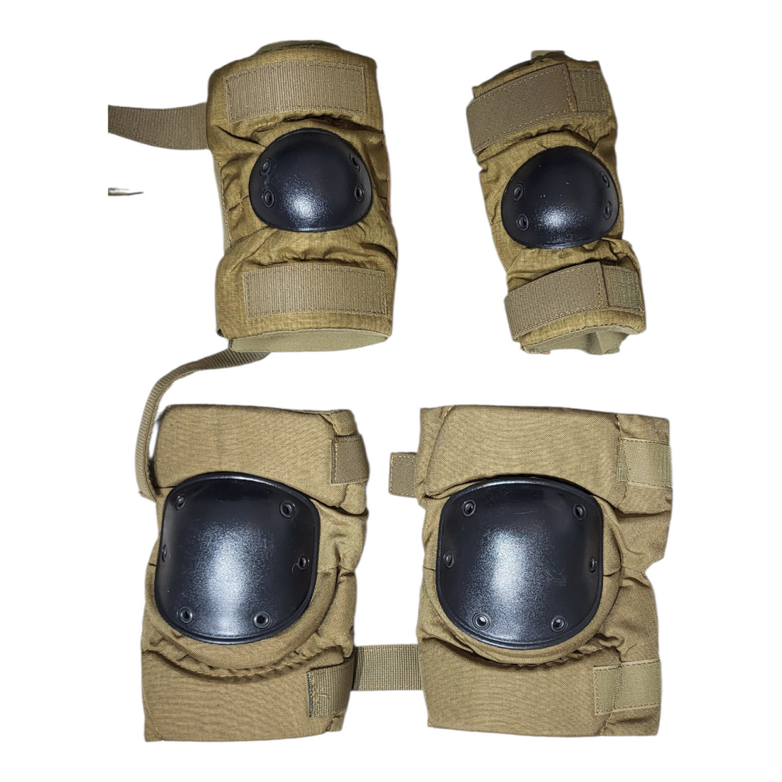 Optional coyote-brown set with black caps: two knee pads and two elbow pads; included only with the coyote pad option
